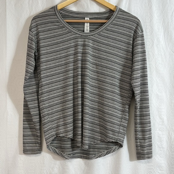 ATHLETA Cloud Light Stratus Long Sleeve Shirt Size Xs - Picture 3 of 7